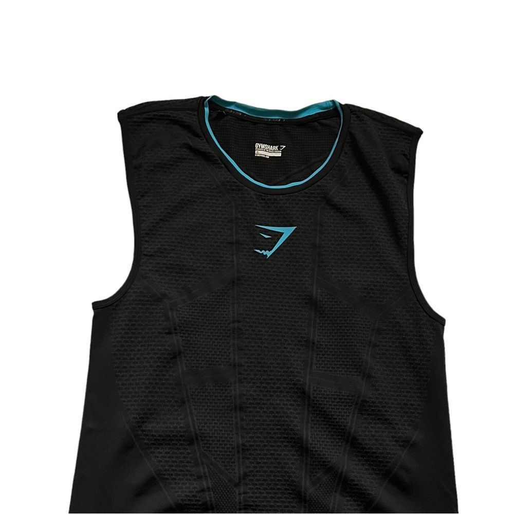 Gymshark Men’s V1 Onyx Seamless Workout Tank Size XL 
Black and blue - Picture 3 of 7